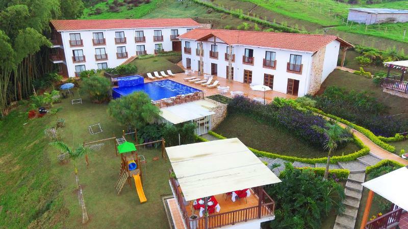 La Huerta Hotel Jiguales Luaran gambar